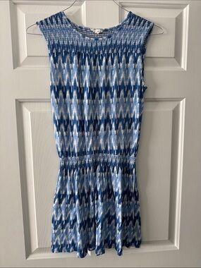 Joie Blue and White Textured Sleeveless Romper. Cinched waist. Size small